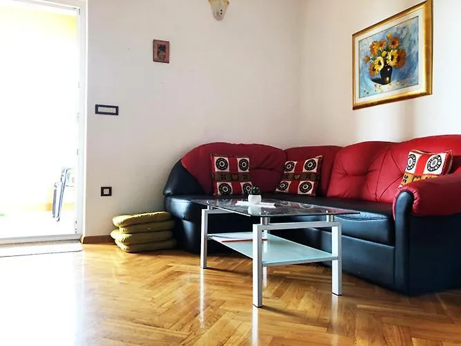 Apartment Apartmani Neda I Sime Rab Town Croatia