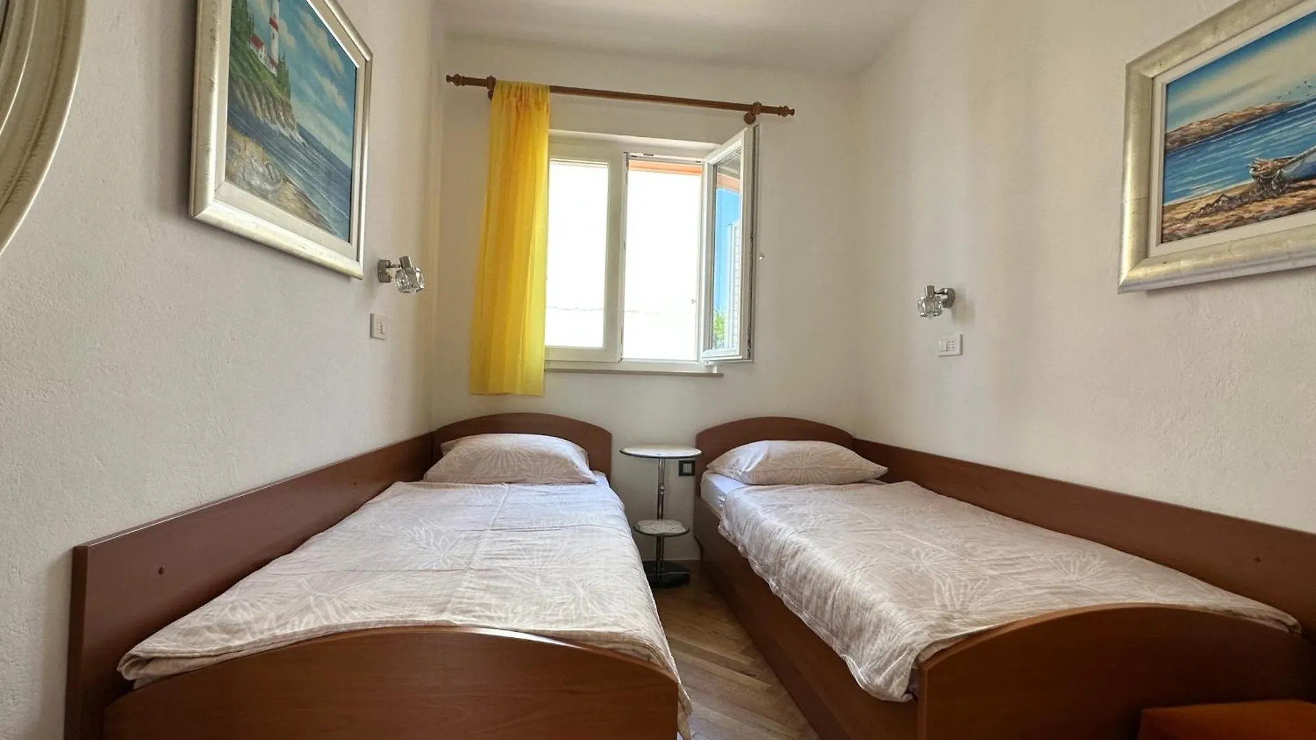 Apartmani Neda I Sime Rab Town Apartment