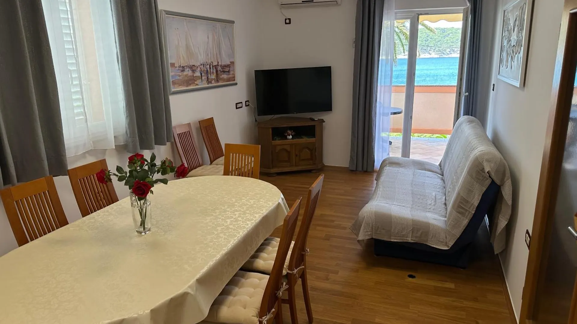 Apartment Apartmani Neda I Sime Rab Town Croatia
