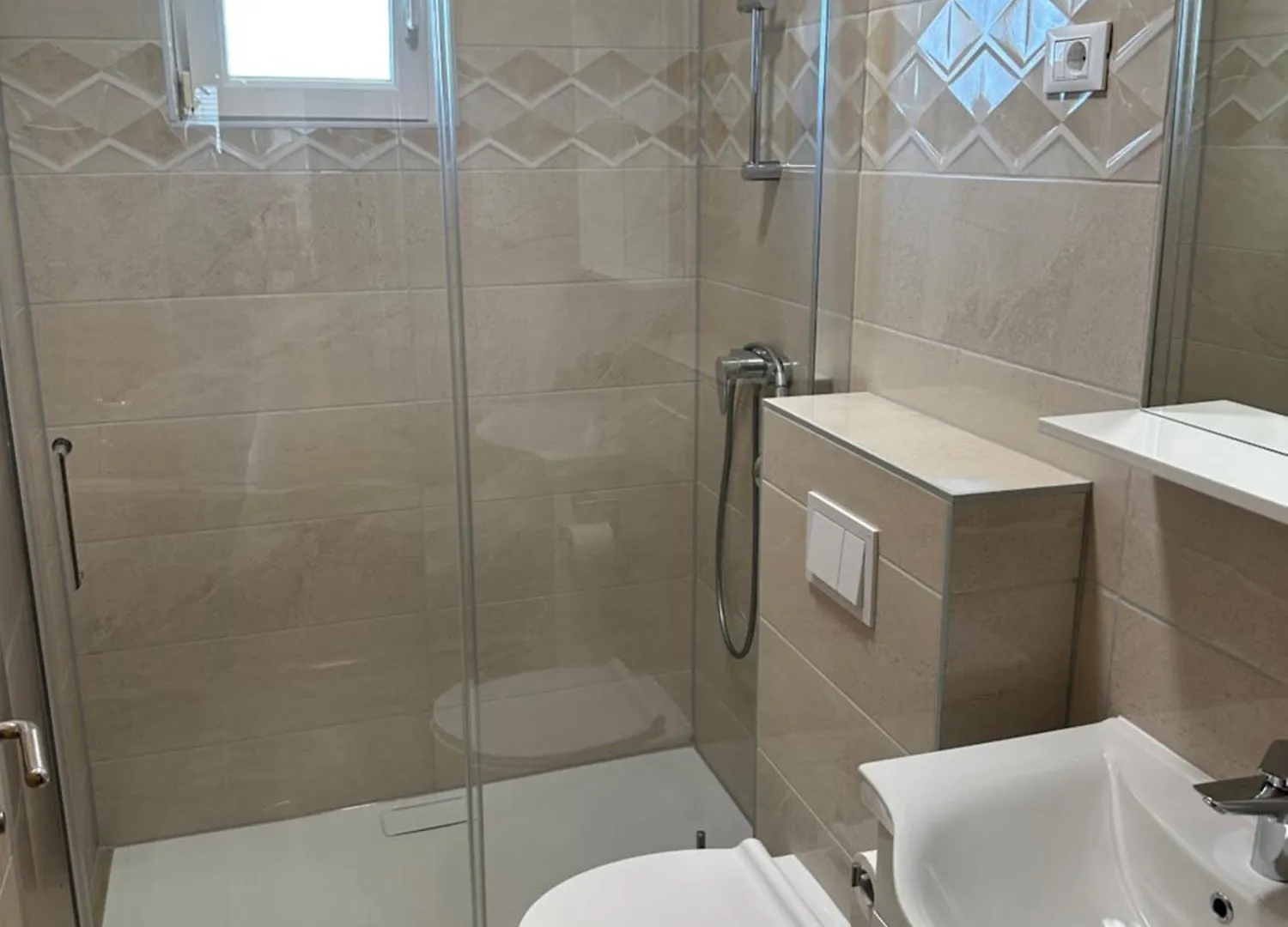Apartment Apartmani Neda I Sime Rab Town Croatia