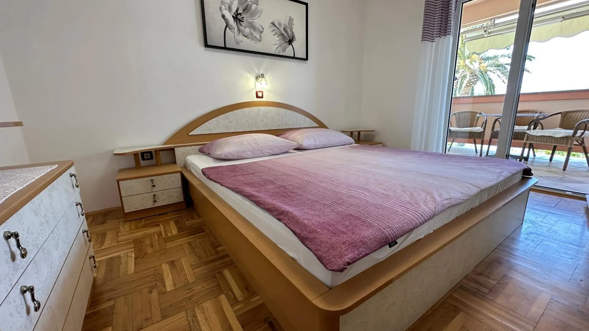 Apartment Apartmani Neda I Sime Rab Town Croatia